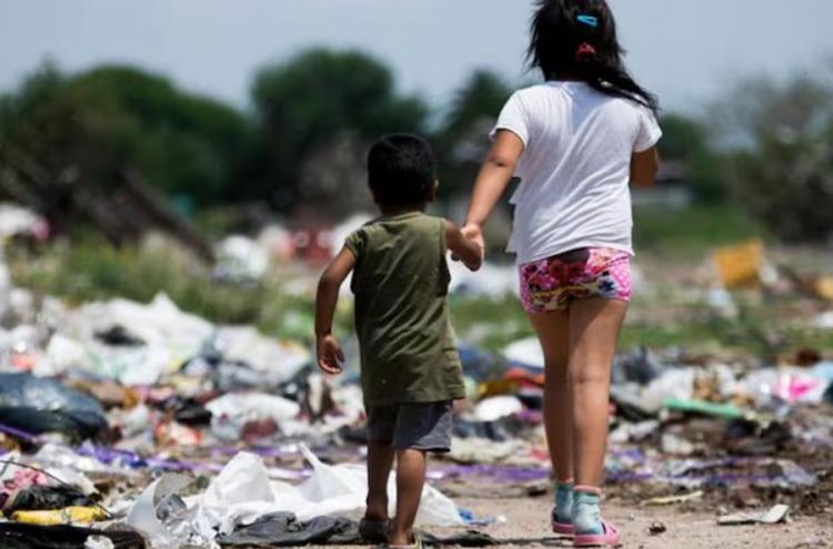 Un informe reveló que la pobreza infantil superó el 67% y marca el peor nivel desde la crisis de 2001