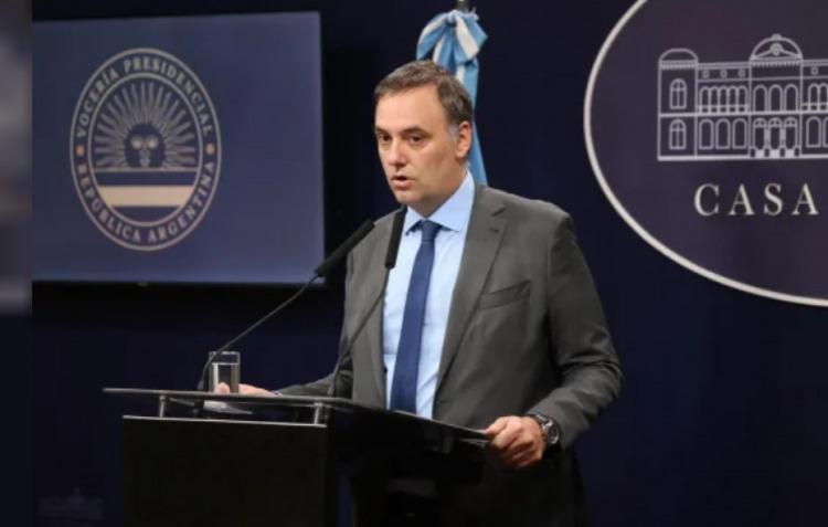 Adorni se olvidó del caso Libra pero sobre CFK dijo: “El Presidente dice que el que las hace las paga”