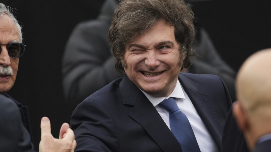 Morgan Stanley no quiso mejorar la calificación de Argentina y se complica el plan de Milei para conseguir dólares