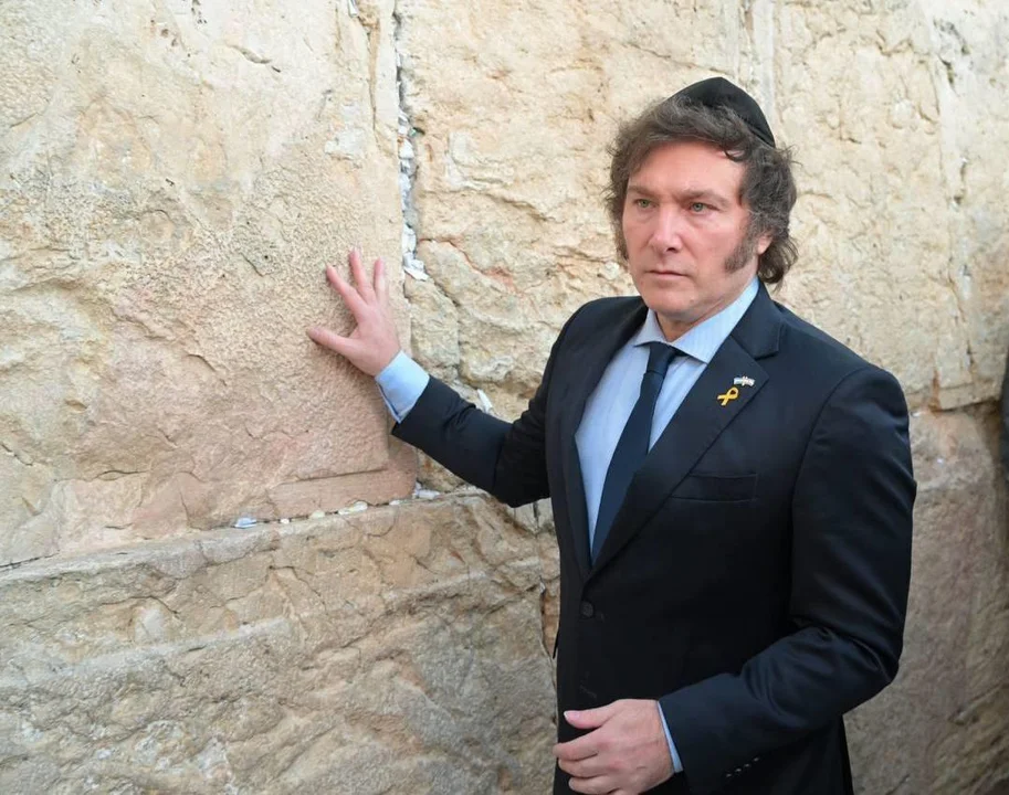 Milei disertó en el Parlamento de Israel y confirmó que en 2026 mudará la Embajada a Jerusalén