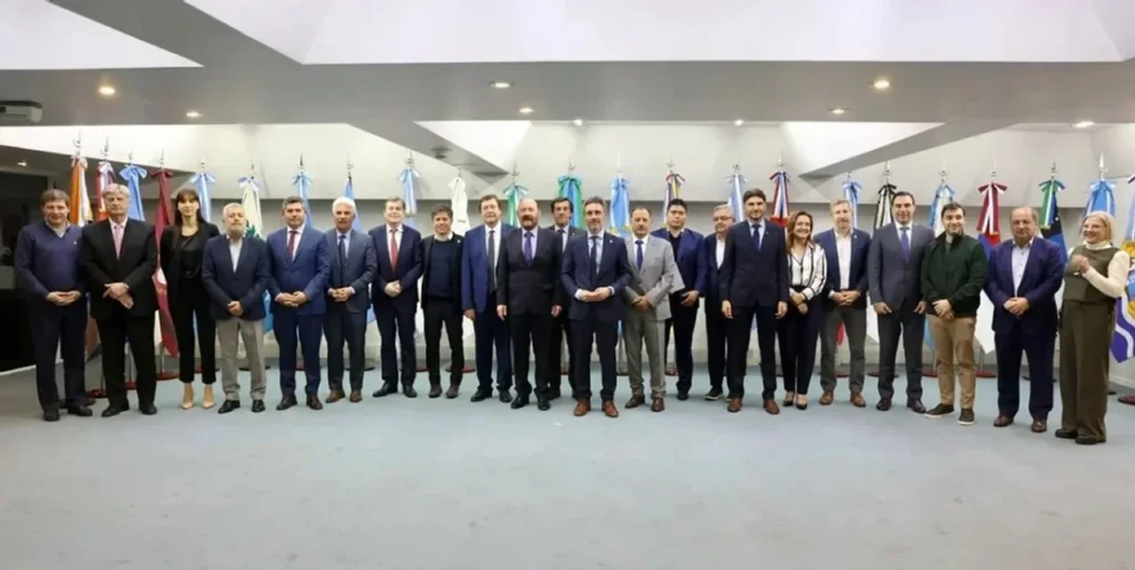 Los gobernadores se reúnen hoy por la caída de la coparticipación federal