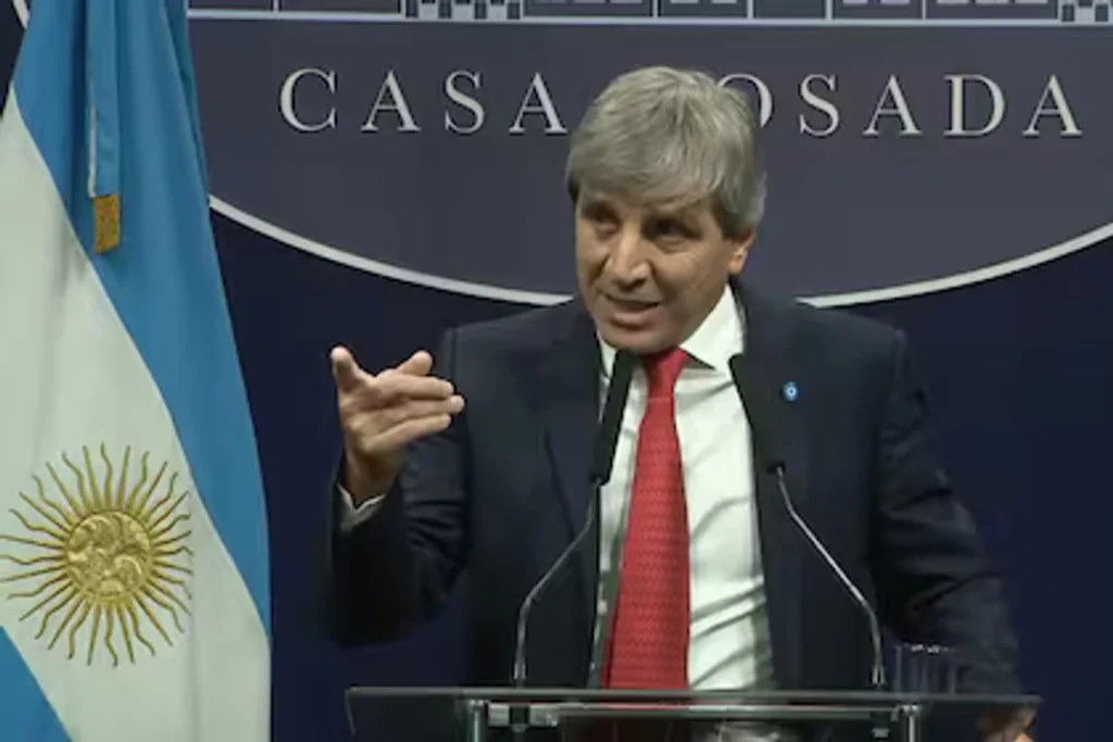 «No solo las reservas»: Luis Caputo avisa al FMI que tampoco cumplirá con otra proyección clave