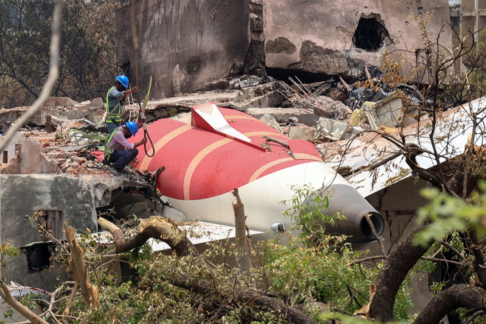 Ya son 279 los muertos en el accidente aéreo de India