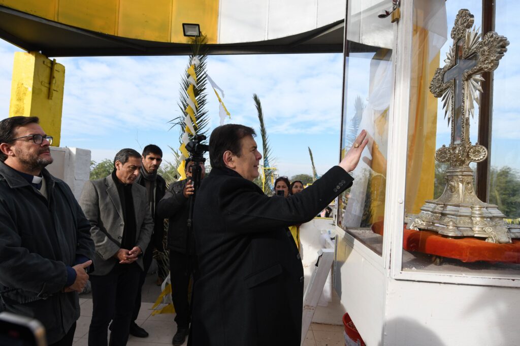 El Gobernador participó de la misa central en honor al Señor de Los Milagros de Mailín