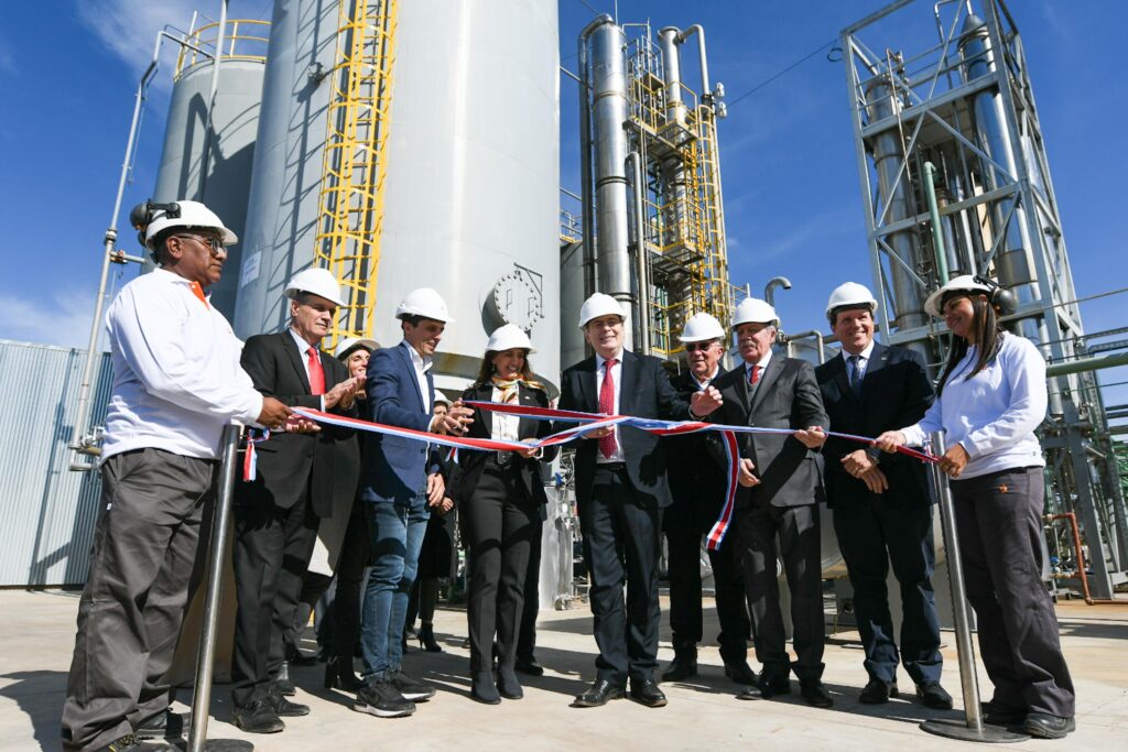 El Gobernador Zamora participó de la inauguración de una planta de producción de Alcohol Anhidro en Frías