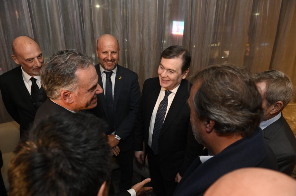 Gerardo Zamora mantuvo un encuentro con el presidente de Uruguay, Yamandú Orsi
