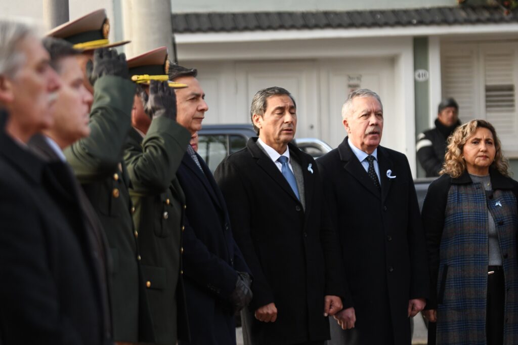 A 204 años del fallecimiento del General Martín Miguel de Güemes autoridades provinciales le rindieron homenaje