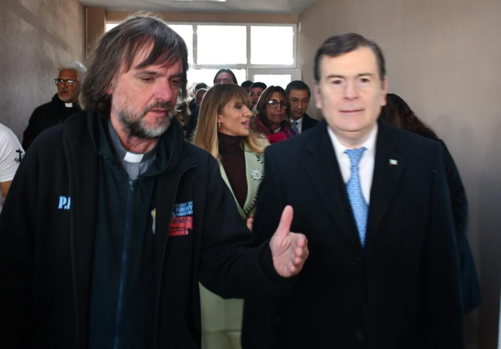 Zamora inauguró dos centros de ayuda a personas con problemas de adicciones