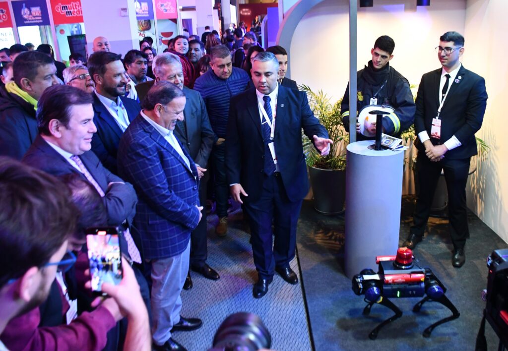Gerardo Zamora y Ricardo Quintela asistieron en el Smart City a una charla sobre el futuro de la construcción y recorrieron la Expo