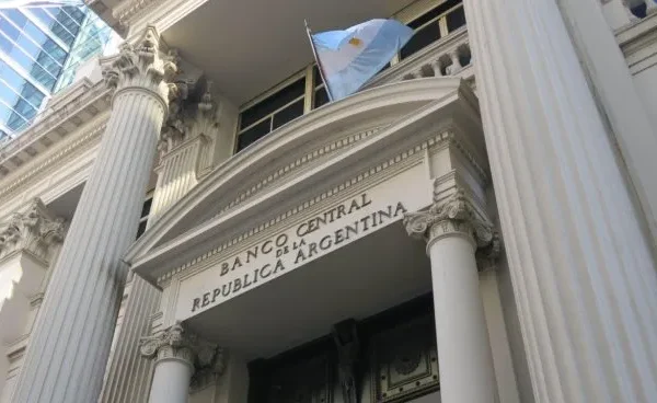 El BCRA eliminó otro control sobre las operaciones en dólares: a quiénes afecta y cuándo entra en vigencia