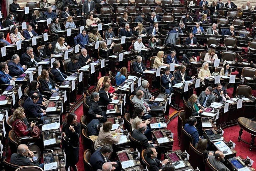 La oposición consiguió quórum: Se debate el aumento de las jubilaciones