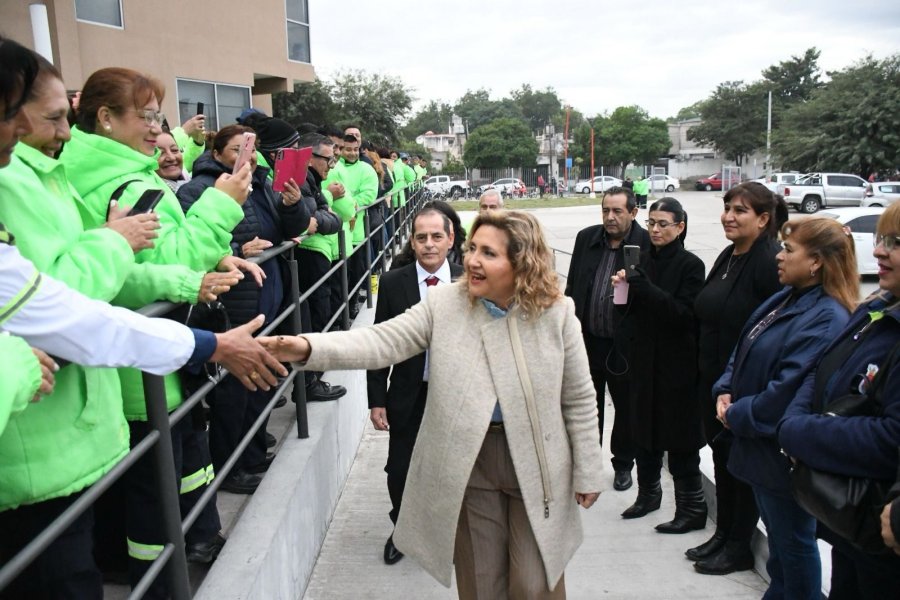 La intendente entregó uniformes y presentó las bicicletas eléctricas durante el aniversario de la Dirección de Tránsito