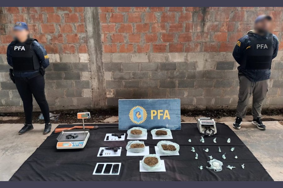 La Banda: Secuestraron cuatro kilos de drogas, armas y dinero en el barrio Río Dulce