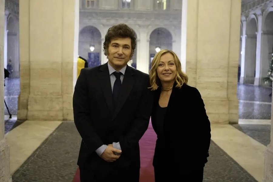 Milei llegó a Roma para iniciar una gira de 9 días y firma acuerdos con Meloni