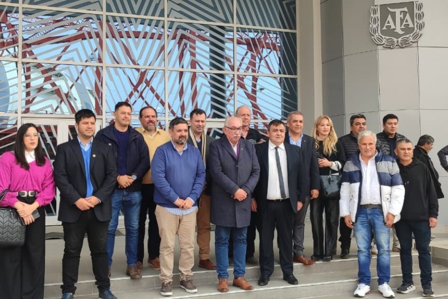 Firman convenio la Secretaria de Deportes, la Federación Provincial de Fútbol y las Defensorías del Pueblo, de la Niñez y Adolescencia