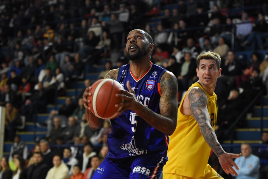 Quimsa pegó primero en los cuartos de final