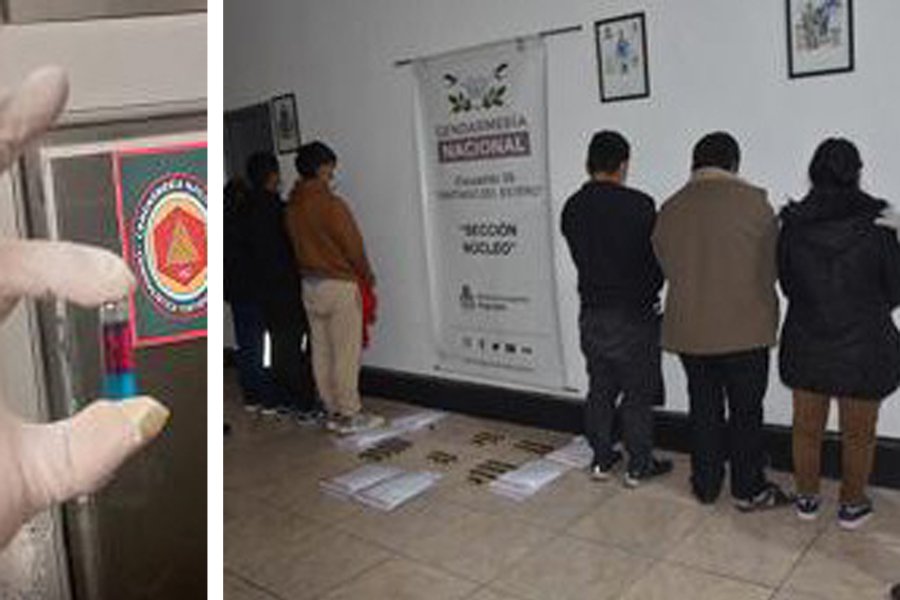 Detienen en Santiago a cinco «mulas» que llevaban 458 cápsulas de cocaína a Buenos Aires
