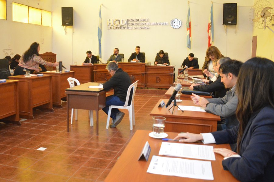 El Concejo de La Banda sesionará hoy con el eje en reclamos salariales, obras públicas y transparencia