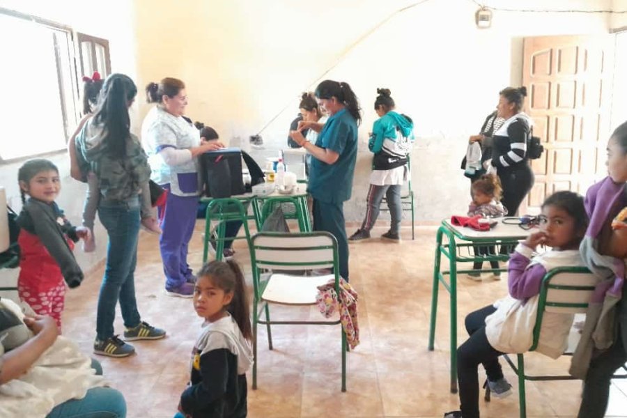 Bandera Bajada: Realizan un operativo sanitario en la Escuela Nº 52 del paraje Vinal Isla
