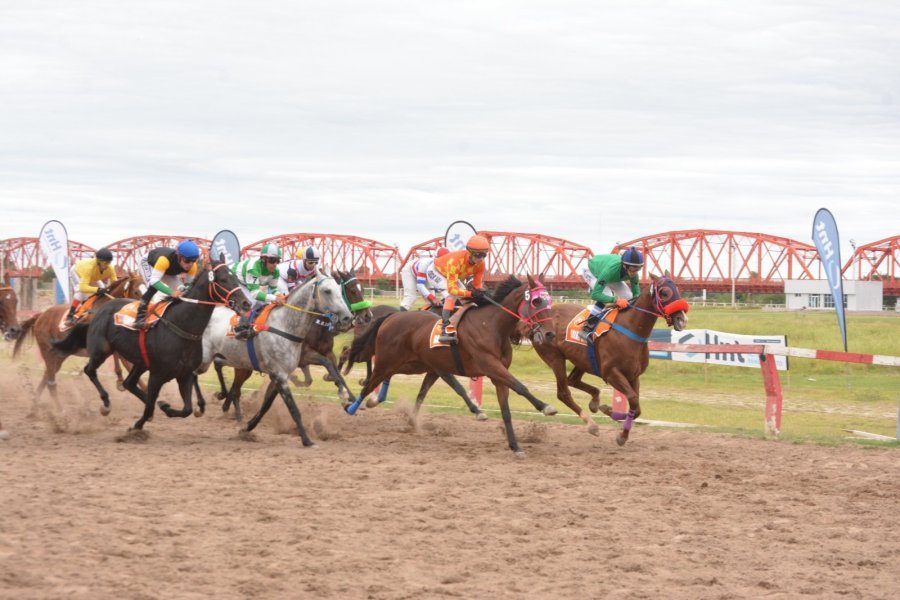 Turf: Se viene el Clásico «50º Aniversario del Hipódromo 27 de Abril» en una triple reunión