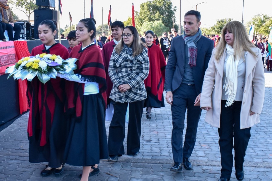El intendente Víctor Araujo encabezó el acto para conmemorar al General Martín Miguel Güemes