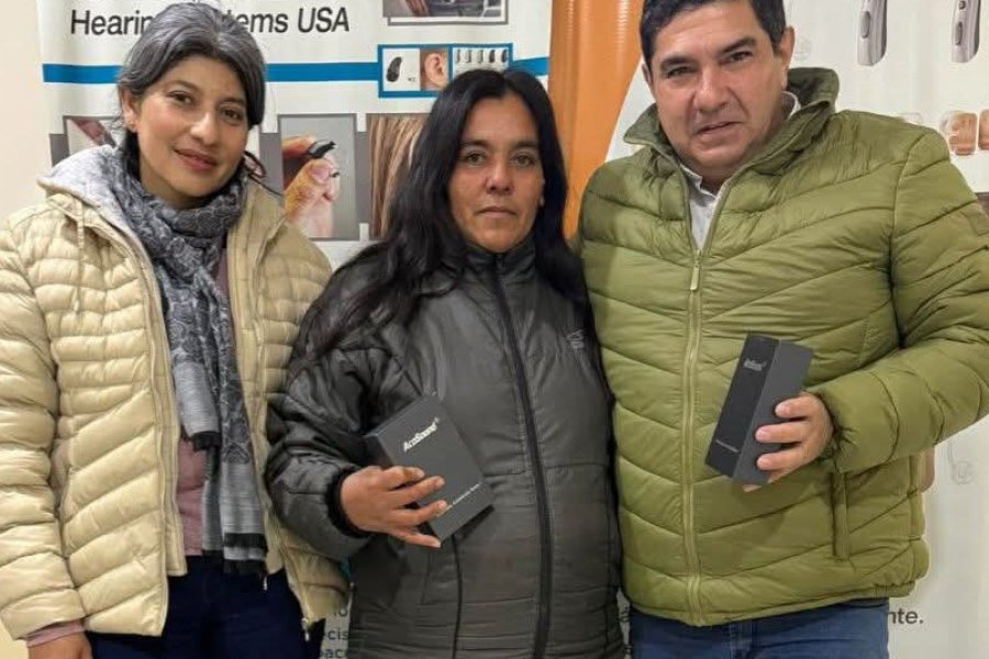 La Cañada: Entregaron audífonos a una paciente que padece hipoacusia