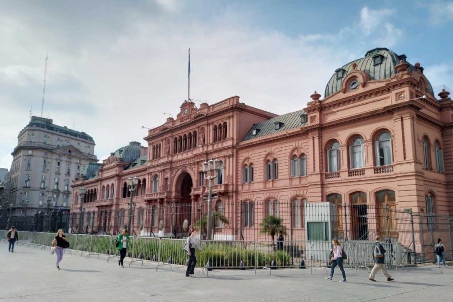 El Gobierno modificó el presupuesto con más recursos para el pago de sueldos, subsidios y funcionamiento
