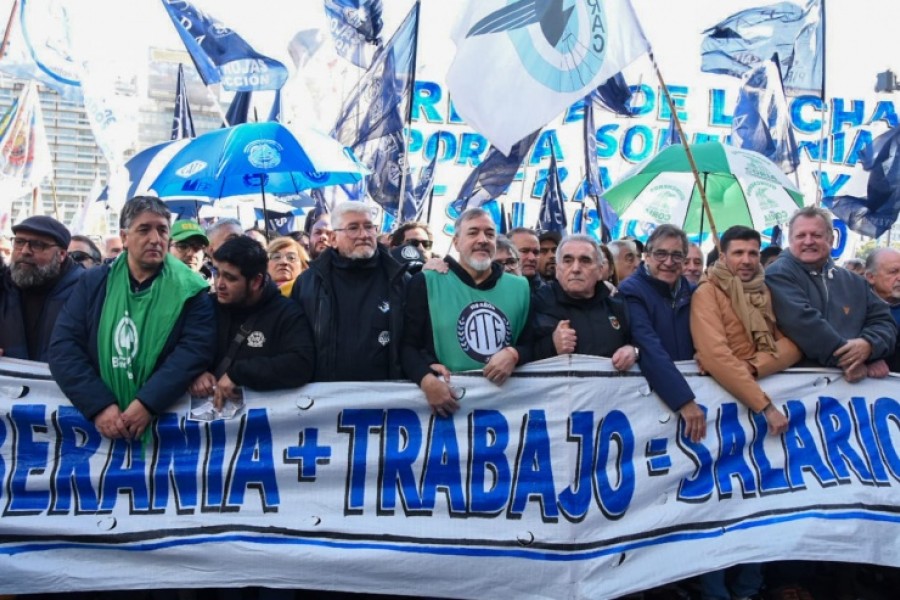Los gremios celebraron la restitución del Día del Trabajador Estatal y cruzaron a Milei: “Pusimos un límite”