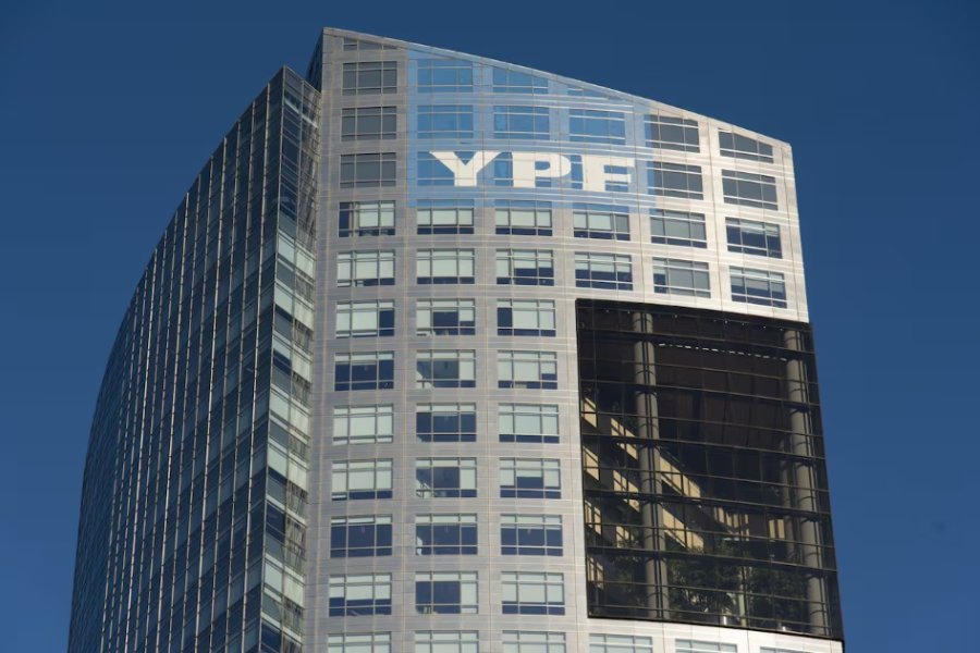 Juicio por YPF: Ordenan a la Argentina que entregue el 51% de las acciones de YPF a beneficiarios del fallo