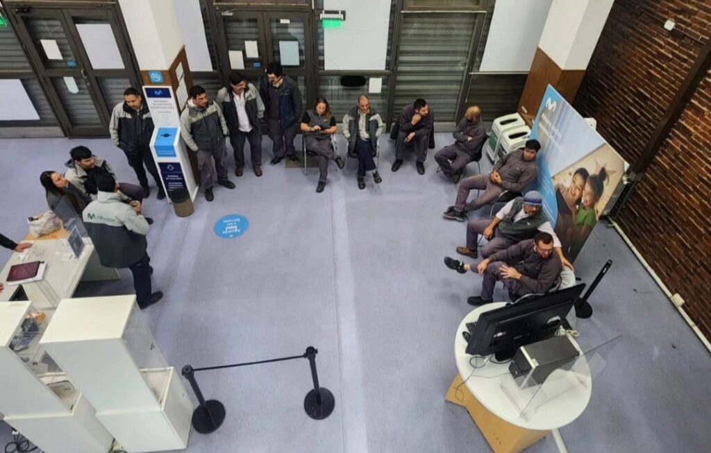 Nuevo aumento salarial para trabajadores de Claro, Telecom y Movistar