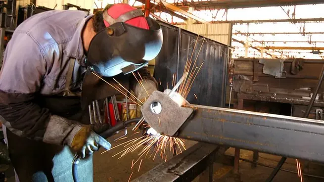 Caída en la industria: el 11% de las empresas dejaron de exportar