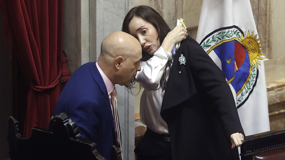 Caputo expuso los contratos del Senado para golpear a Villarruel, pero detonó los aliados