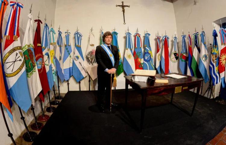 Milei suspendió su viaje a Tucumán por la niebla: Sólo iban 4 gobernadores