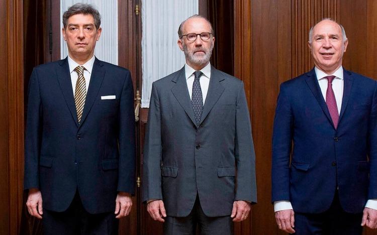 La Corte resolvió que la responsabilidad por las deudas laborales no es extendible a los altos cargos de las empresas