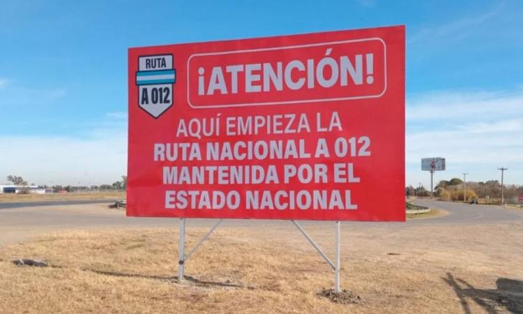 Pullaro envió un duro mensaje a Milei al instalar carteles en rutas nacionales para exponer el abandono de Nación