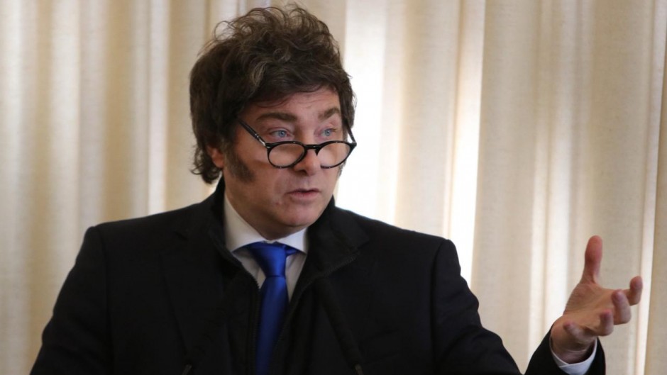 Milei vuelve a atacar a Clarín: «No se van a quedar con Telefónica»
