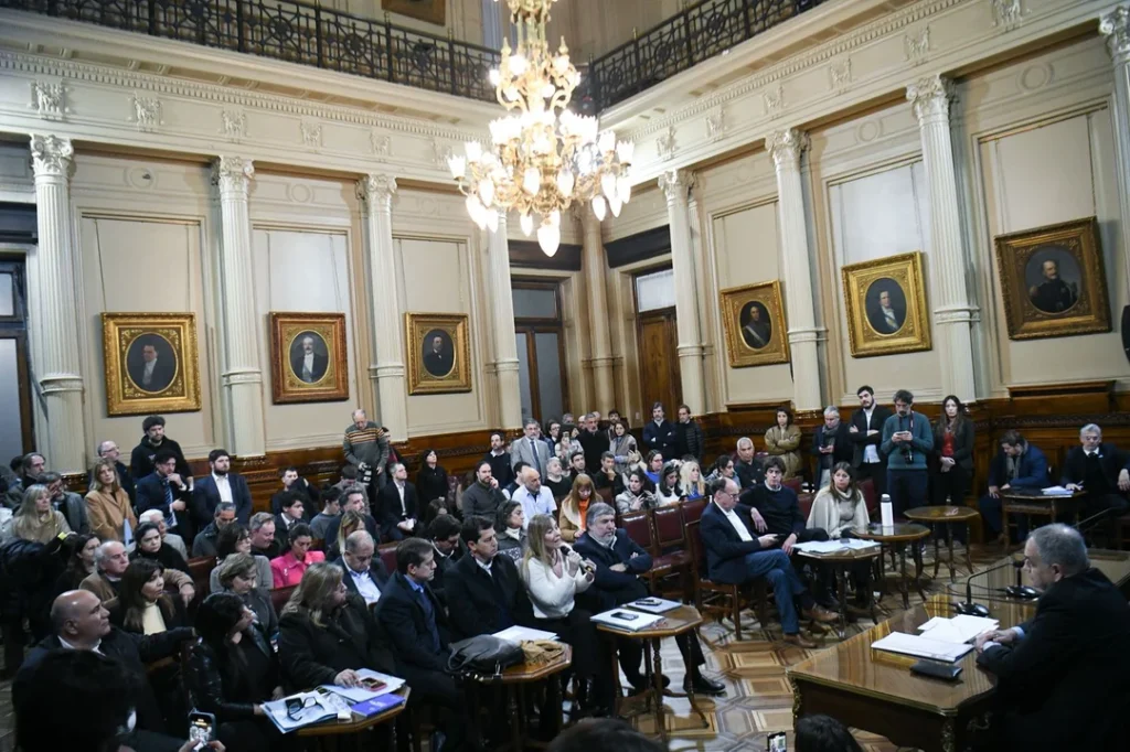 Escandalo en el Senado: Oposición abre la comisión de Presupuesto sin una citación de su presidente Atauche