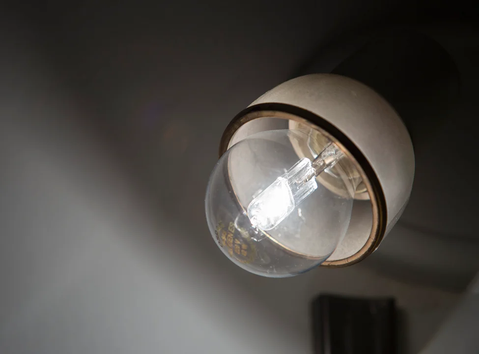 El Gobierno amplió el consumo subsidiado de luz a usuarios que no tienen acceso al gas