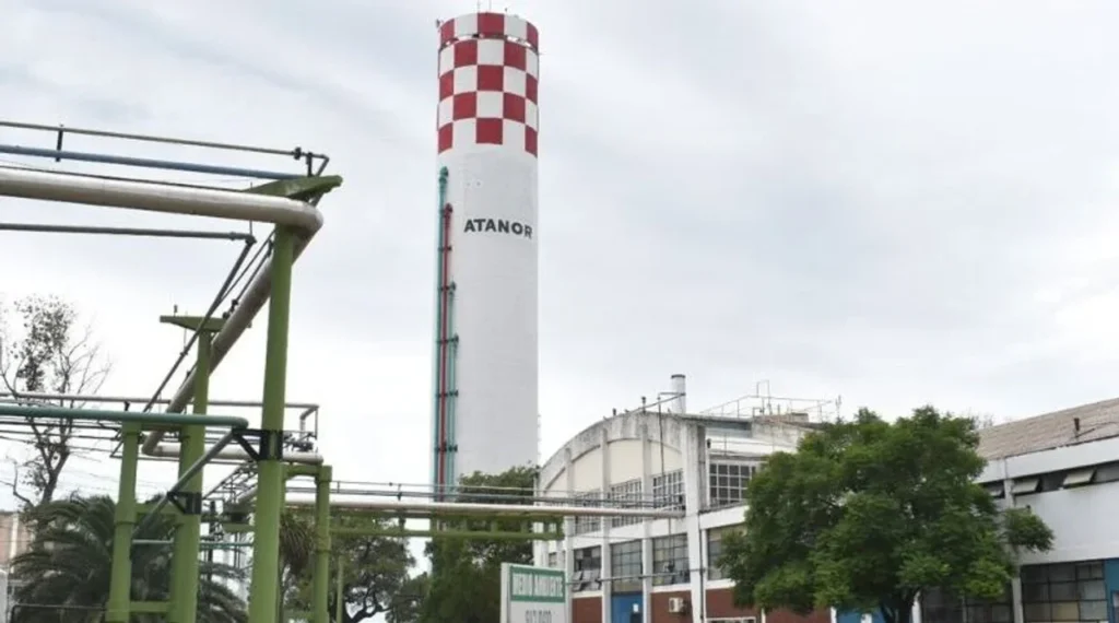 Clausuran Atanor por contaminar el Paraná: Hallaron glifosato, arsénico y plomo en sus desechos