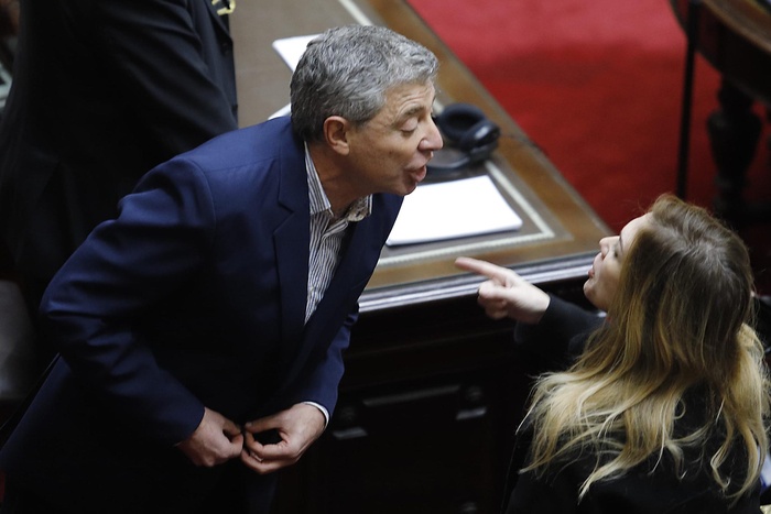 Otro escándalo en el Congreso: Gritos, insultos y sesión levantada