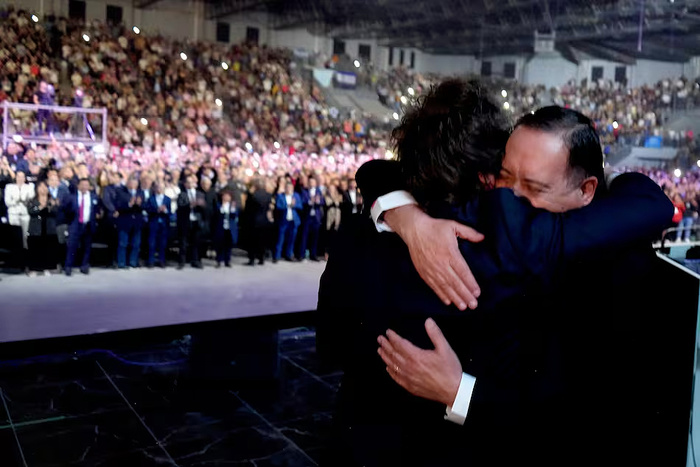 La justicia de Chaco puso la lupa sobre el «milagro» de los dólares del pastor amigo de Milei
