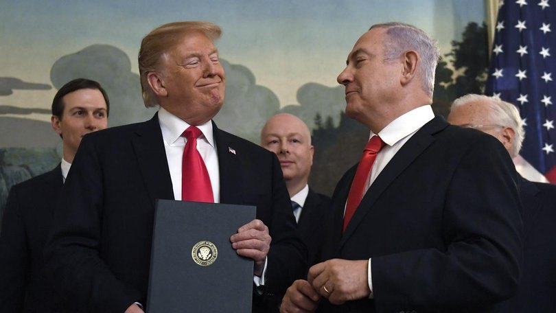Israel controla los medios de comunicación mundiales y, además, controla a Estados Unidos.