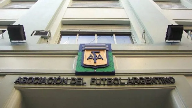 Guerra contra la AFA: el Gobierno quita beneficios y aumenta alícuotas a los clubes