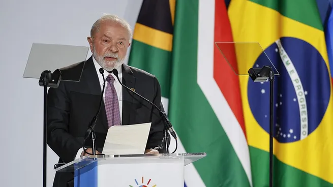 Mercosur y BRICS para el desarrollo como alternativas a una apertura dolarizadora