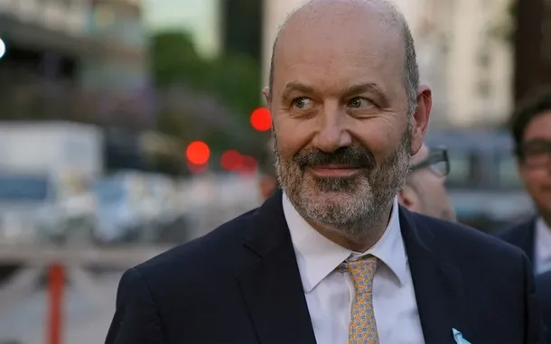 Federico Sturzenegger anunció que se podrá ingresar al país con electrodomésticos de línea blanca