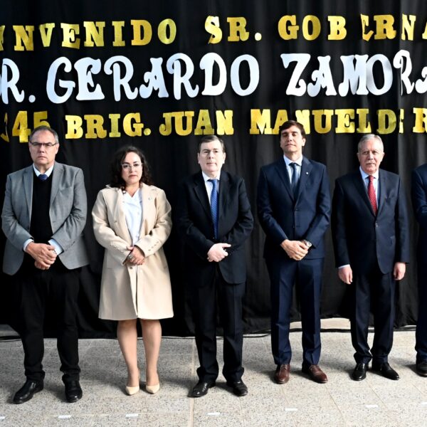 El Gobernador habilitó obras en la Escuela N°345 de El Porvenir, entregó viviendas sociales y anunció obras para Río Hondo