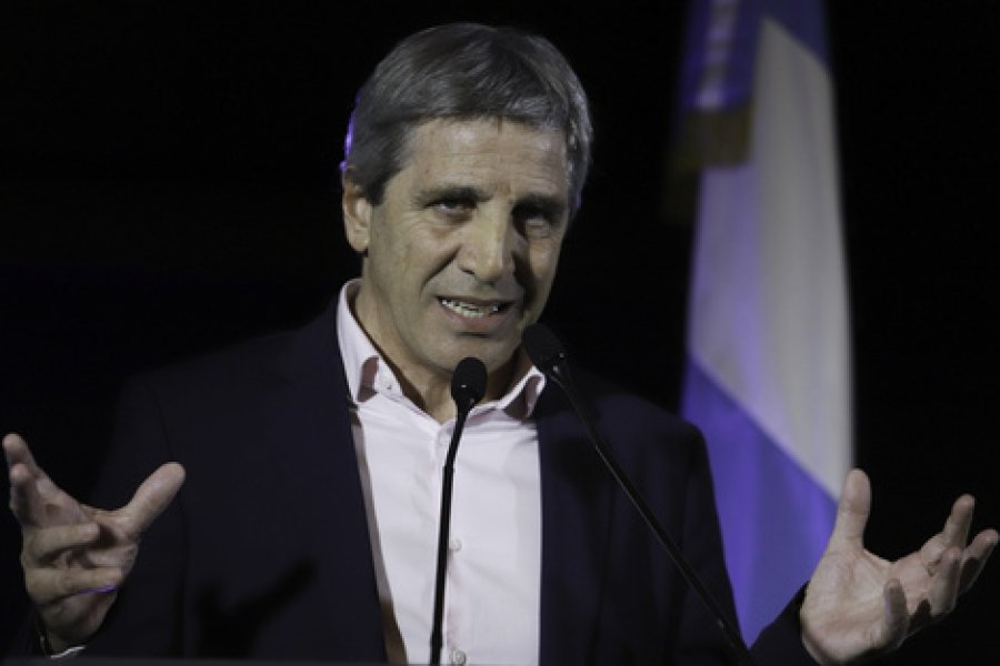 «Toto» Caputo reveló la forma para juntar dólares