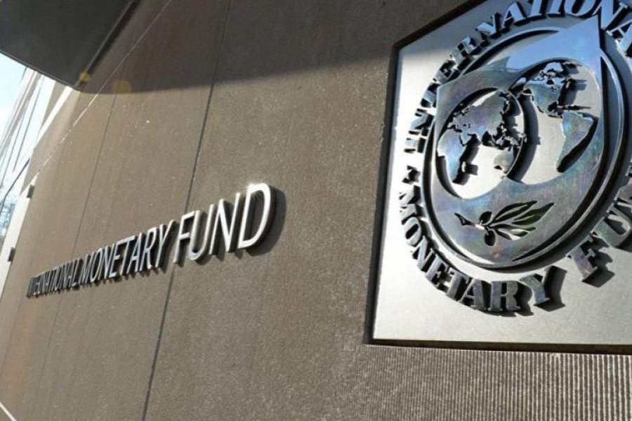 El FMI afirmó que monitorea de cerca el fallo que obliga a la Argentina a entregar sus acciones en YPF