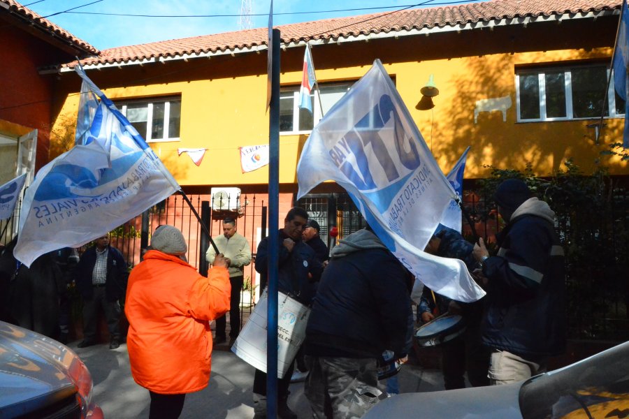 Trabajadores de Vialidad Nacional se movilizaron en defensa del organismo