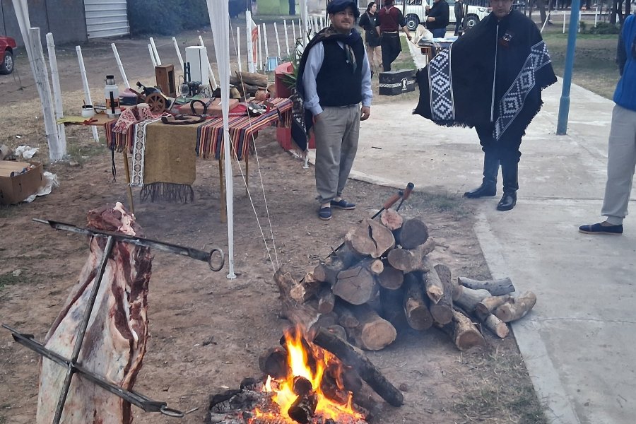 Tradición: comenzó el 1º Concurso de Costillar Asado a la Estaca en Añatuya